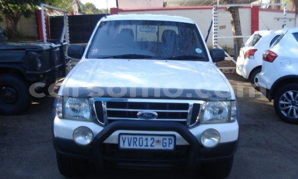 Sayi Na hannu Ford Ranger White Mota in Butha Buthe a Butha-Buthe Sayi Na hannu Ford Ranger White Mota in Butha Buthe a Butha-Buthe