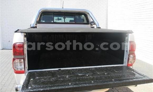 Acheter Occasion Voiture Toyota Hilux Blanc à Maseru, Maseru Acheter Occasion Voiture Toyota Hilux Blanc à Maseru, Maseru