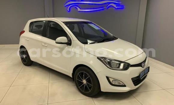 Sayi Na hannu Hyundai i20 White Mota in Maseru a Maseru Sayi Na hannu Hyundai i20 White Mota in Maseru a Maseru