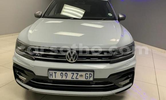 Sayi Na hannu Volkswagen Tiguan White Mota in Maseru a Maseru Sayi Na hannu Volkswagen Tiguan White Mota in Maseru a Maseru