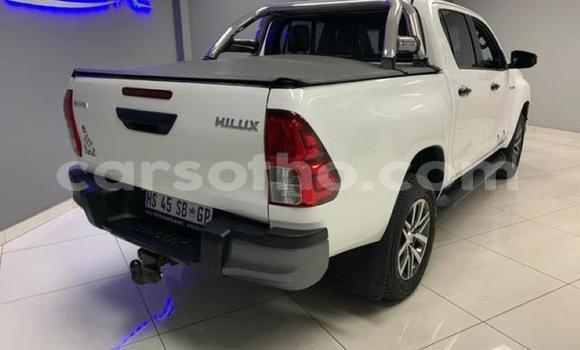 اشتري مستعمل Toyota Hilux White سيارة في Maseru في Maseru اشتري مستعمل Toyota Hilux White سيارة في Maseru في Maseru