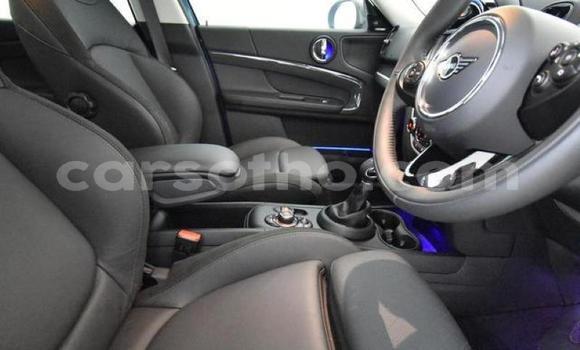 اشتري مستعمل Mini Cooper Blue سيارة في Roma في Maseru اشتري مستعمل Mini Cooper Blue سيارة في Roma في Maseru