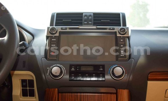 Sayi Imported Toyota Prado White Mota in Import - Dubai a Maseru Sayi Imported Toyota Prado White Mota in Import - Dubai a Maseru