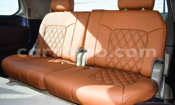 Sayi Imported Toyota Land Cruiser White Mota in Import - Dubai a Maseru Sayi Imported Toyota Land Cruiser White Mota in Import - Dubai a Maseru