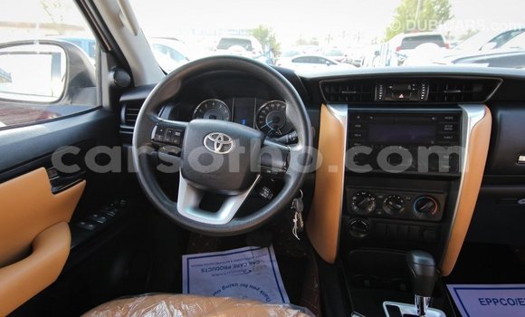Sayi Imported Toyota Fortuner White Mota in Import - Dubai a Maseru Sayi Imported Toyota Fortuner White Mota in Import - Dubai a Maseru