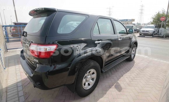 Acheter Import Voiture Toyota Fortuner Noir à Import - Dubai, Maseru Acheter Import Voiture Toyota Fortuner Noir à Import - Dubai, Maseru