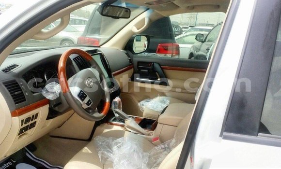 Sayi Imported Toyota Land Cruiser Other Mota in Import - Dubai a Maseru Sayi Imported Toyota Land Cruiser Other Mota in Import - Dubai a Maseru