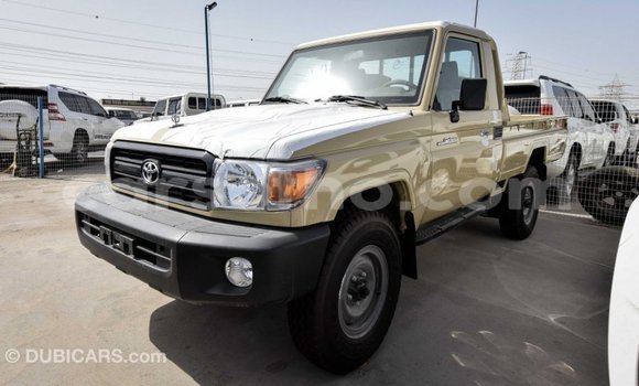 Acheter Import Voiture Toyota Land Cruiser Beige à Import - Dubai, Maseru Acheter Import Voiture Toyota Land Cruiser Beige à Import - Dubai, Maseru