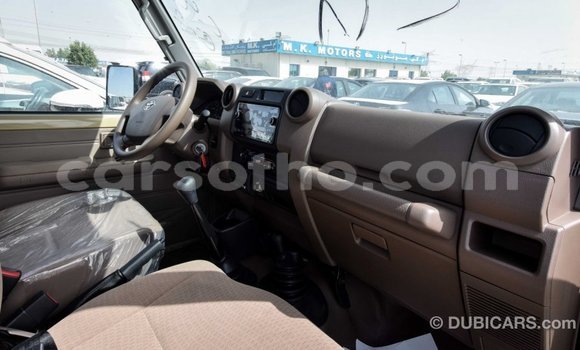 Acheter Import Voiture Toyota Land Cruiser Beige à Import - Dubai, Maseru Acheter Import Voiture Toyota Land Cruiser Beige à Import - Dubai, Maseru