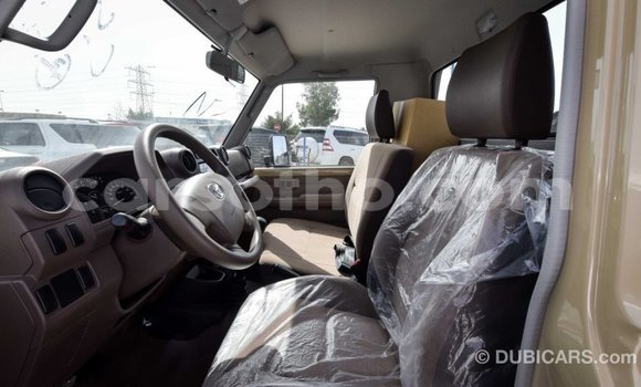 Acheter Import Voiture Toyota Land Cruiser Beige à Import - Dubai, Maseru Acheter Import Voiture Toyota Land Cruiser Beige à Import - Dubai, Maseru