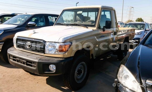 Acheter Import Voiture Toyota Land Cruiser Beige à Import - Dubai, Maseru Acheter Import Voiture Toyota Land Cruiser Beige à Import - Dubai, Maseru