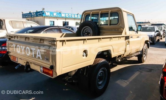 Acheter Import Voiture Toyota Land Cruiser Beige à Import - Dubai, Maseru Acheter Import Voiture Toyota Land Cruiser Beige à Import - Dubai, Maseru