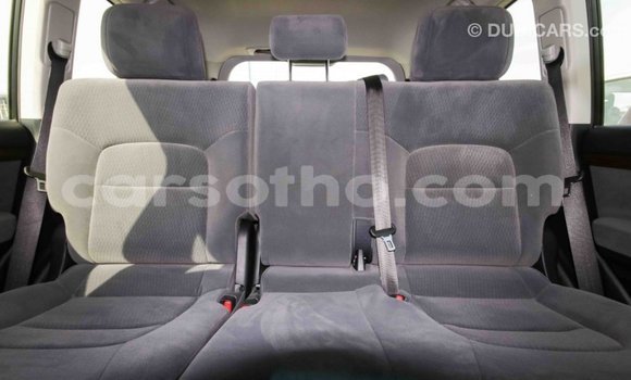 Sayi Imported Toyota Land Cruiser White Mota in Import - Dubai a Maseru Sayi Imported Toyota Land Cruiser White Mota in Import - Dubai a Maseru