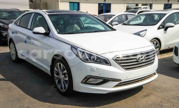 Sayi Imported Hyundai Sonata White Mota in Import - Dubai a Maseru Sayi Imported Hyundai Sonata White Mota in Import - Dubai a Maseru
