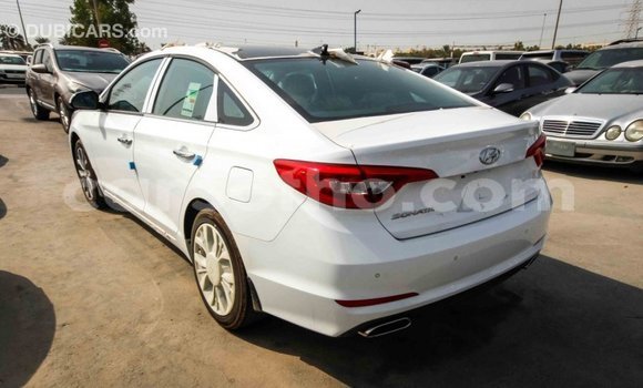 Sayi Imported Hyundai Sonata White Mota in Import - Dubai a Maseru Sayi Imported Hyundai Sonata White Mota in Import - Dubai a Maseru