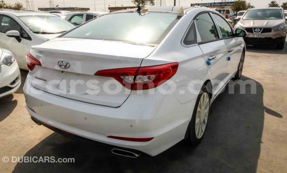 Sayi Imported Hyundai Sonata White Mota in Import - Dubai a Maseru Sayi Imported Hyundai Sonata White Mota in Import - Dubai a Maseru