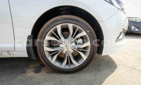 Sayi Imported Hyundai Sonata White Mota in Import - Dubai a Maseru Sayi Imported Hyundai Sonata White Mota in Import - Dubai a Maseru