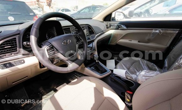 Sayi Imported Hyundai Elantra White Mota in Import - Dubai a Maseru Sayi Imported Hyundai Elantra White Mota in Import - Dubai a Maseru