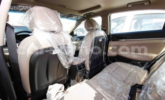 Sayi Imported Hyundai Elantra White Mota in Import - Dubai a Maseru Sayi Imported Hyundai Elantra White Mota in Import - Dubai a Maseru