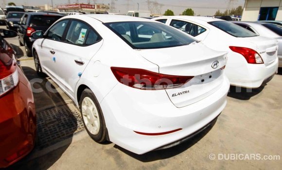 Sayi Imported Hyundai Elantra White Mota in Import - Dubai a Maseru Sayi Imported Hyundai Elantra White Mota in Import - Dubai a Maseru