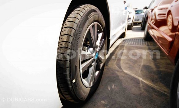 Sayi Imported Hyundai Elantra White Mota in Import - Dubai a Maseru Sayi Imported Hyundai Elantra White Mota in Import - Dubai a Maseru