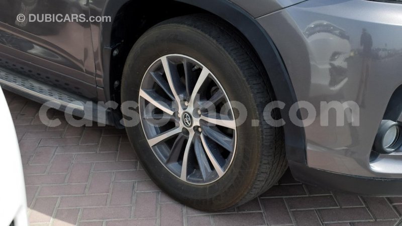 Big with watermark toyota highlander maseru import dubai 12334