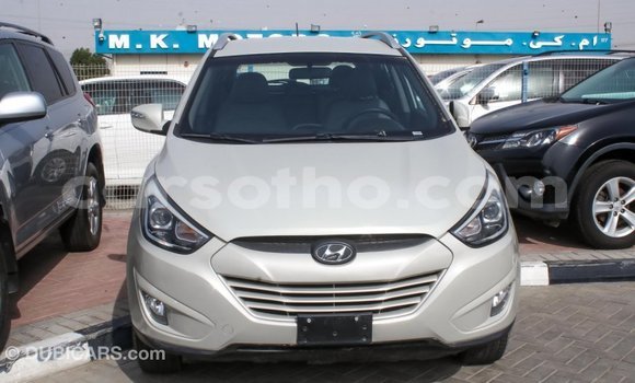 Sayi Imported Hyundai Tucson Beige Mota in Import - Dubai a Maseru Sayi Imported Hyundai Tucson Beige Mota in Import - Dubai a Maseru