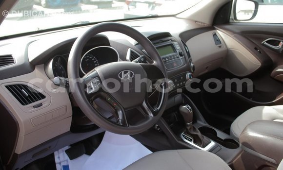 Sayi Imported Hyundai Tucson Beige Mota in Import - Dubai a Maseru Sayi Imported Hyundai Tucson Beige Mota in Import - Dubai a Maseru