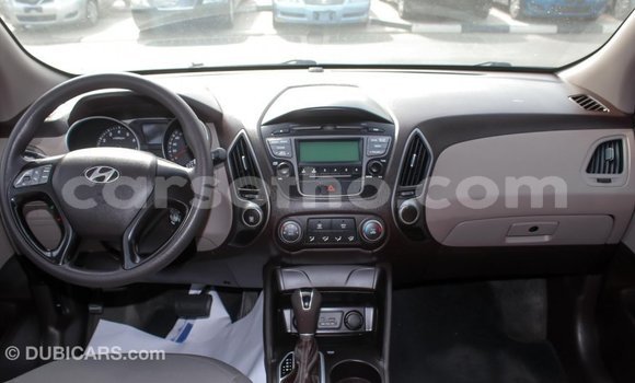 Sayi Imported Hyundai Tucson Beige Mota in Import - Dubai a Maseru Sayi Imported Hyundai Tucson Beige Mota in Import - Dubai a Maseru