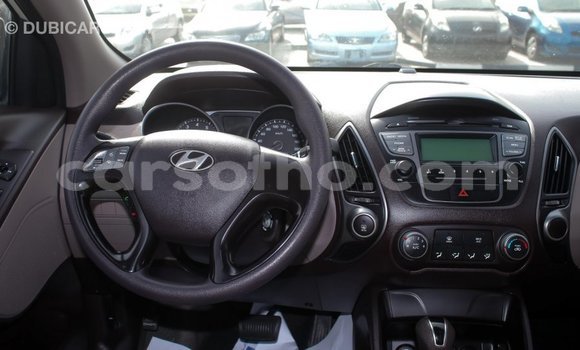 Sayi Imported Hyundai Tucson Beige Mota in Import - Dubai a Maseru Sayi Imported Hyundai Tucson Beige Mota in Import - Dubai a Maseru