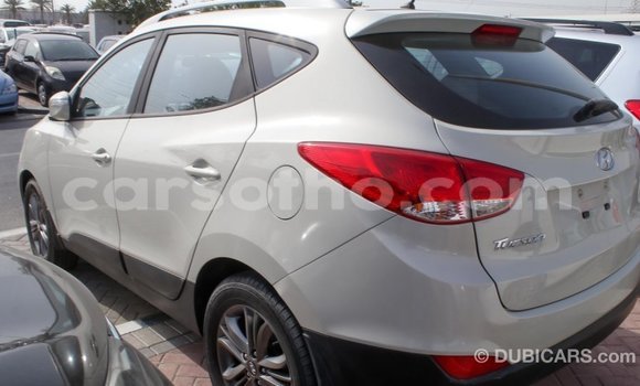 Sayi Imported Hyundai Tucson Beige Mota in Import - Dubai a Maseru Sayi Imported Hyundai Tucson Beige Mota in Import - Dubai a Maseru