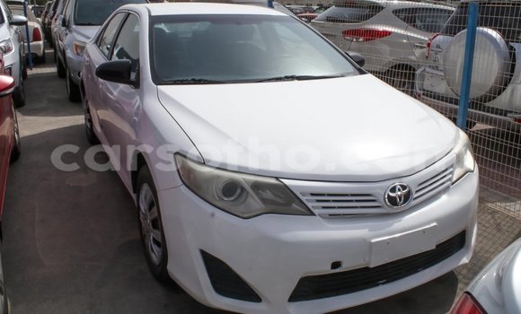 Acheter Import Voiture Toyota Camry Blanc à Import - Dubai, Maseru Acheter Import Voiture Toyota Camry Blanc à Import - Dubai, Maseru