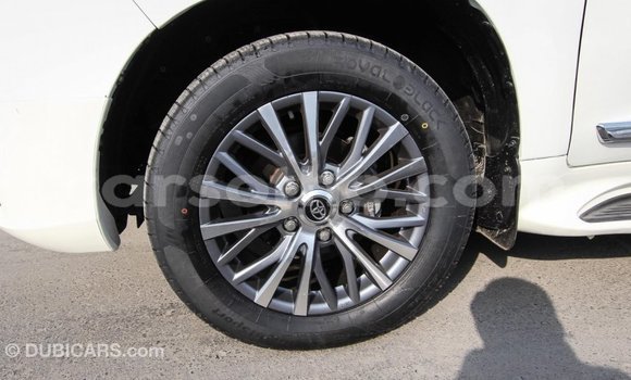 Acheter Import Voiture Toyota Land Cruiser Blanc à Import - Dubai, Maseru Acheter Import Voiture Toyota Land Cruiser Blanc à Import - Dubai, Maseru
