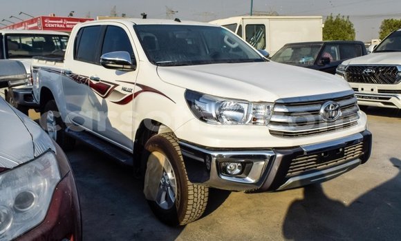 Sayi Imported Toyota Hilux White Mota in Import - Dubai a Maseru Sayi Imported Toyota Hilux White Mota in Import - Dubai a Maseru