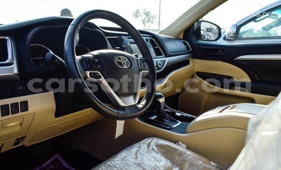 Sayi Imported Toyota Highlander Black Mota in Import - Dubai a Maseru Sayi Imported Toyota Highlander Black Mota in Import - Dubai a Maseru