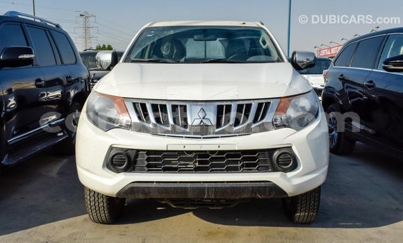 Acheter Import Voiture Mitsubishi L200 Blanc à Import - Dubai, Maseru Acheter Import Voiture Mitsubishi L200 Blanc à Import - Dubai, Maseru