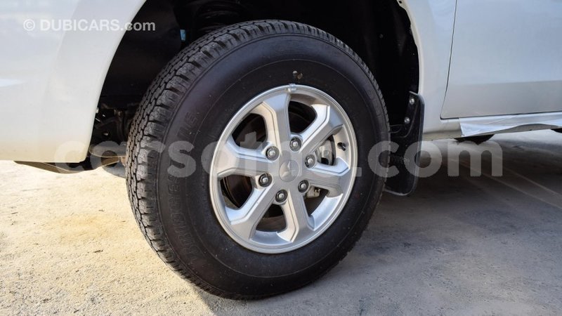 Big with watermark mitsubishi l200 maseru import dubai 12354