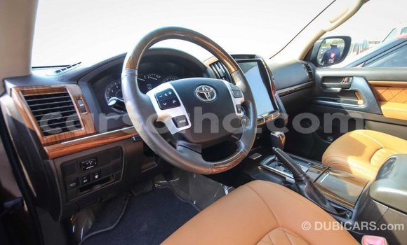 Sayi Imported Toyota Land Cruiser Brown Mota in Import - Dubai a Maseru Sayi Imported Toyota Land Cruiser Brown Mota in Import - Dubai a Maseru