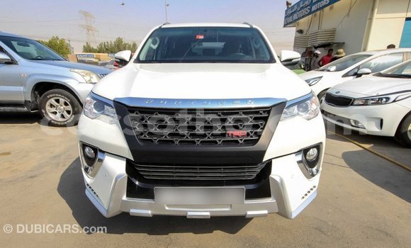 Acheter Import Voiture Toyota Fortuner Blanc à Import - Dubai, Maseru Acheter Import Voiture Toyota Fortuner Blanc à Import - Dubai, Maseru