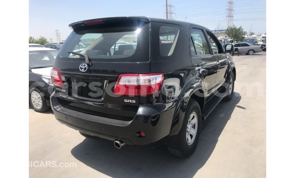 Sayi Imported Toyota Fortuner Black Mota in Import - Dubai a Maseru Sayi Imported Toyota Fortuner Black Mota in Import - Dubai a Maseru