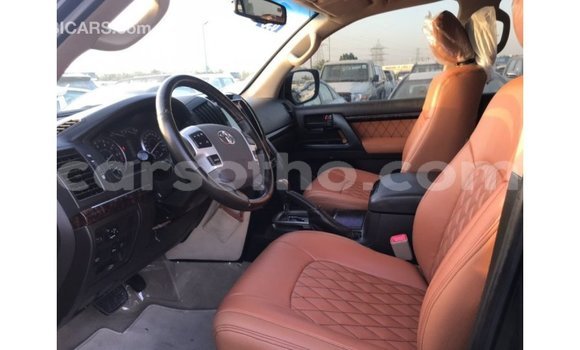 Sayi Imported Toyota Land Cruiser Black Mota in Import - Dubai a Maseru Sayi Imported Toyota Land Cruiser Black Mota in Import - Dubai a Maseru