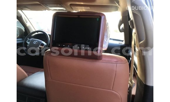 Sayi Imported Toyota Land Cruiser Black Mota in Import - Dubai a Maseru Sayi Imported Toyota Land Cruiser Black Mota in Import - Dubai a Maseru