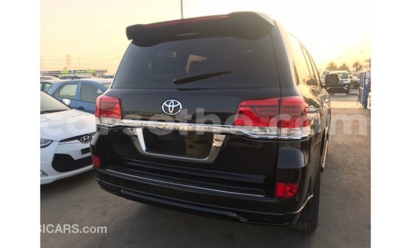 Sayi Imported Toyota Land Cruiser Black Mota in Import - Dubai a Maseru Sayi Imported Toyota Land Cruiser Black Mota in Import - Dubai a Maseru
