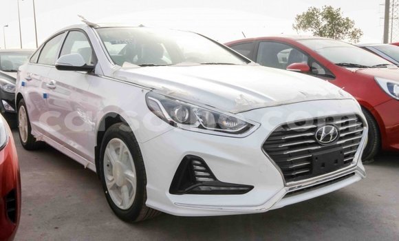 Sayi Imported Hyundai Sonata White Mota in Import - Dubai a Maseru Sayi Imported Hyundai Sonata White Mota in Import - Dubai a Maseru