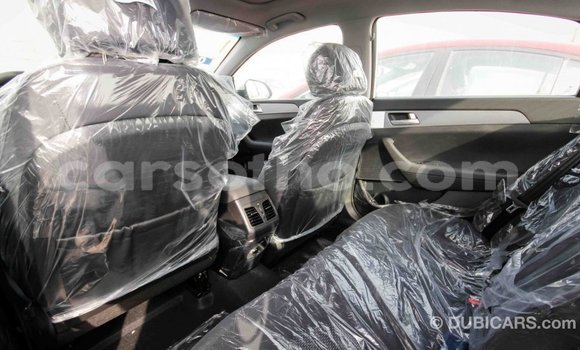 Sayi Imported Hyundai Sonata White Mota in Import - Dubai a Maseru Sayi Imported Hyundai Sonata White Mota in Import - Dubai a Maseru