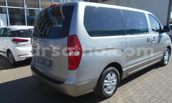 Sayi Na hannu Hyundai H1 Silver Mota in Maputsoe a Leribe Sayi Na hannu Hyundai H1 Silver Mota in Maputsoe a Leribe