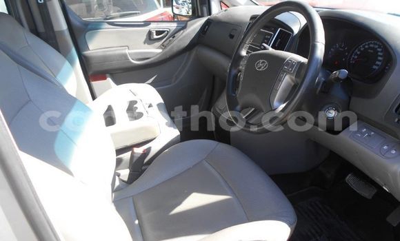 Sayi Na hannu Hyundai H1 Silver Mota in Maputsoe a Leribe Sayi Na hannu Hyundai H1 Silver Mota in Maputsoe a Leribe