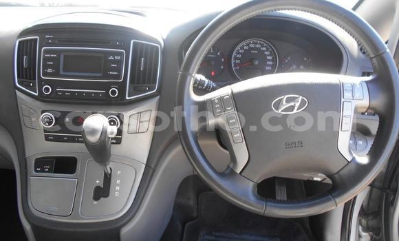 Sayi Na hannu Hyundai H1 Silver Mota in Maputsoe a Leribe Sayi Na hannu Hyundai H1 Silver Mota in Maputsoe a Leribe