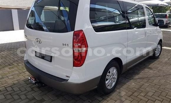 اشتري مستعمل Hyundai H1 White سيارة في Import - Dubai في Maseru اشتري مستعمل Hyundai H1 White سيارة في Import - Dubai في Maseru