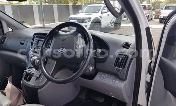 اشتري مستعمل Hyundai H1 White سيارة في Import - Dubai في Maseru اشتري مستعمل Hyundai H1 White سيارة في Import - Dubai في Maseru